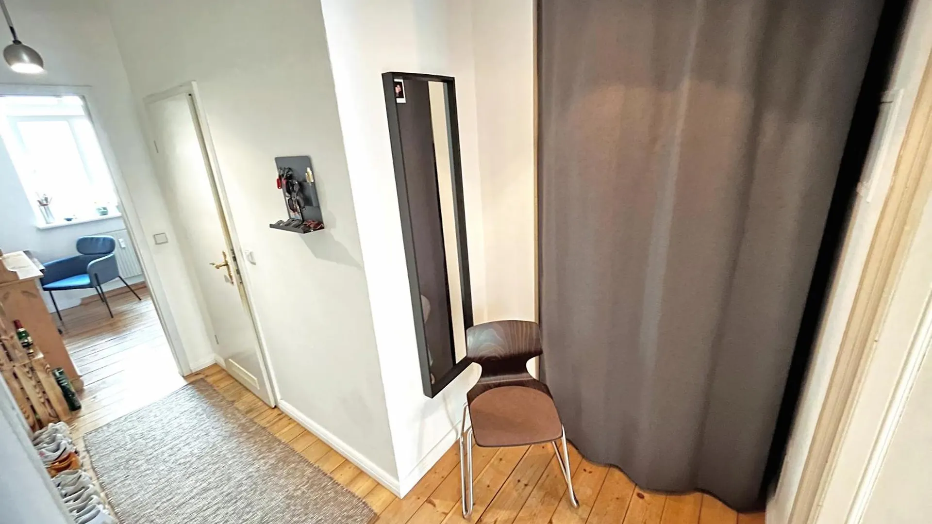 Nice & Charmy Apartment In Old Building برلين