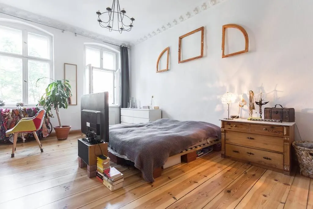 Nice & Charmy Apartment In Old Building Βερολίνο