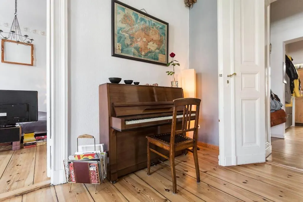 Nice & Charmy Apartment In Old Building Βερολίνο Γερμανία