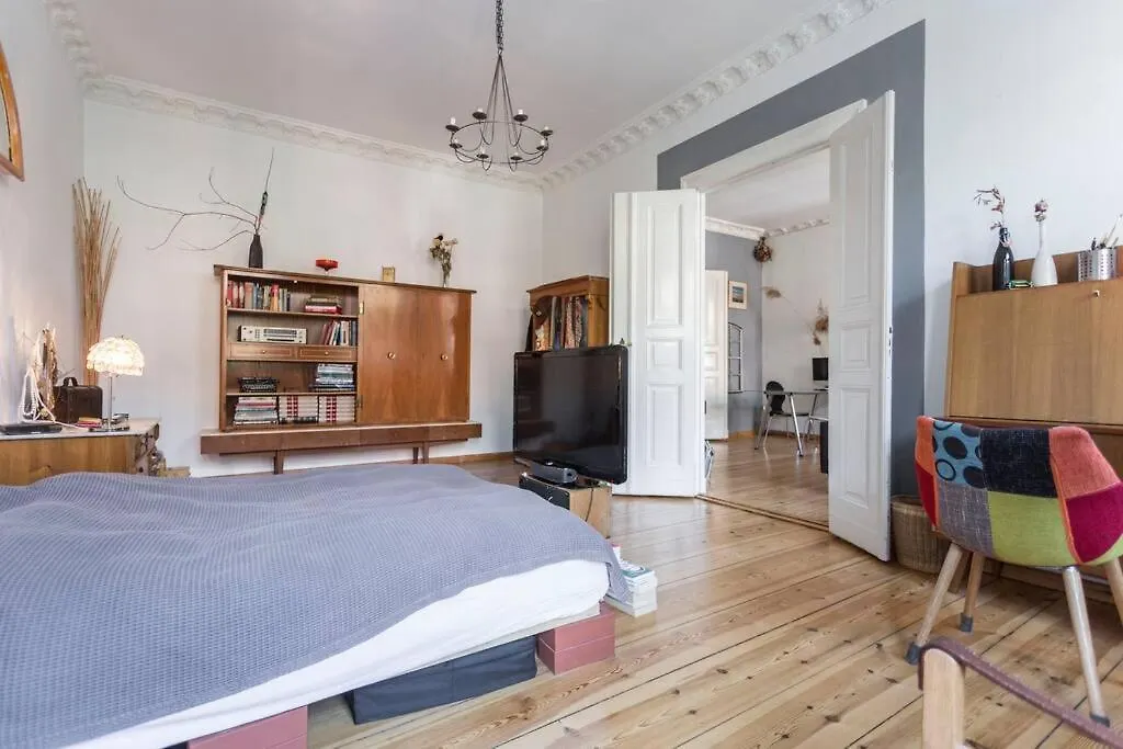 Nice & Charmy Apartment In Old Building Βερολίνο